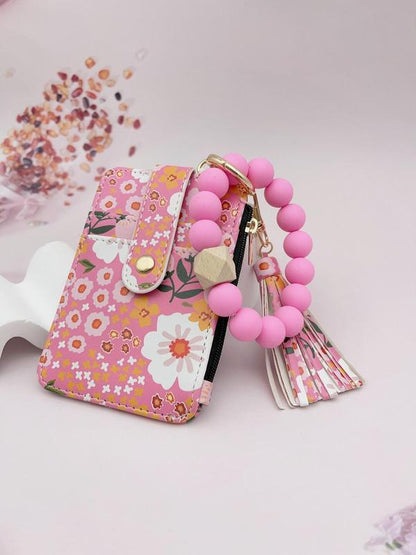 Boho-inspirerad nyckelring med tofsar & pärlor – matchas med en söt plånbok i blommigt mönster