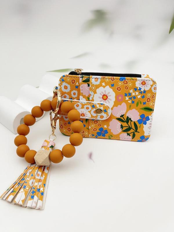 Boho-inspirerad nyckelring med tofsar & pärlor – matchas med en söt plånbok i blommigt mönster